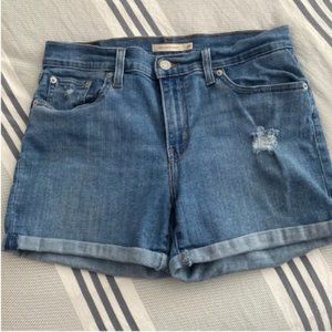 Women’s Levi shorts